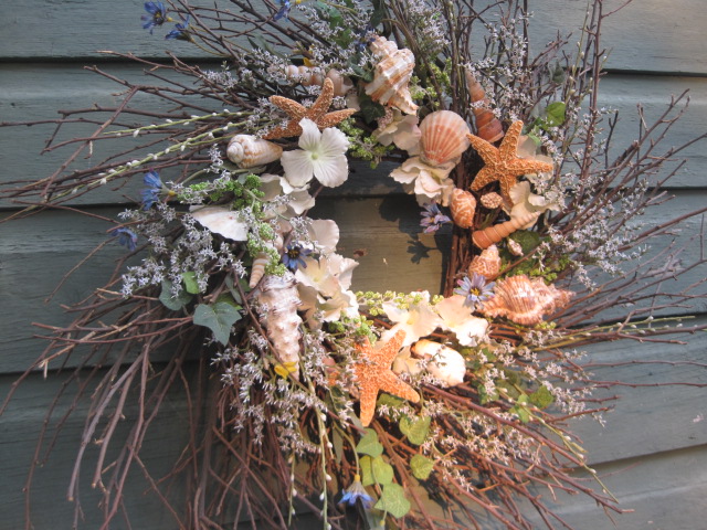 Beautiful shells and flowers wreath. With tutorials!  www.shellcrafter.com