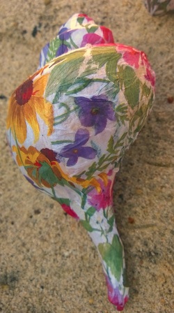 Decoupage shells, learn how at www.shellcrafter.com